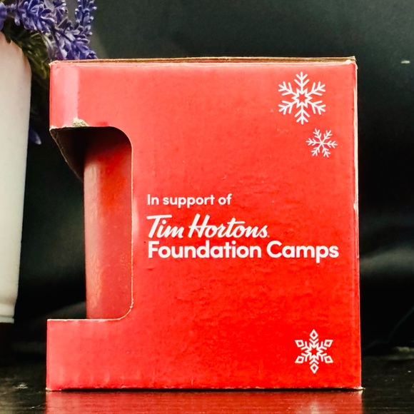 TIM HORTONS HOLIDAY SNOWFLAKE  MUG 2018 - NIB - Picture 2 of 15